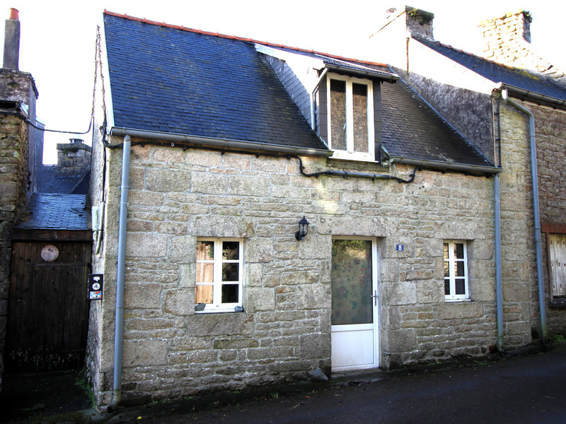 Maison à vendre à Berrien, Finistère - 57.000 € - photo 1