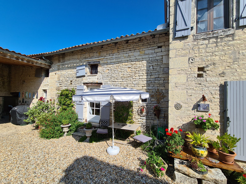 House in Tusson Charente UNDER OFFER subject to contract