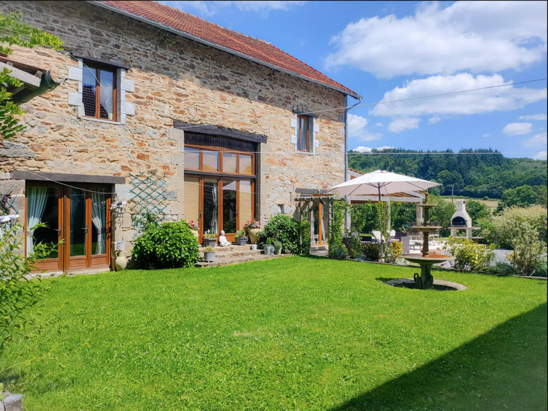 Maison à vendre à Janaillat, Creuse - 298.530 € - photo 1