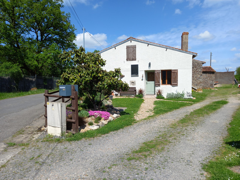 French property for sale in Lathus-Saint-Rémy, Vienne - €66,600 - photo 0