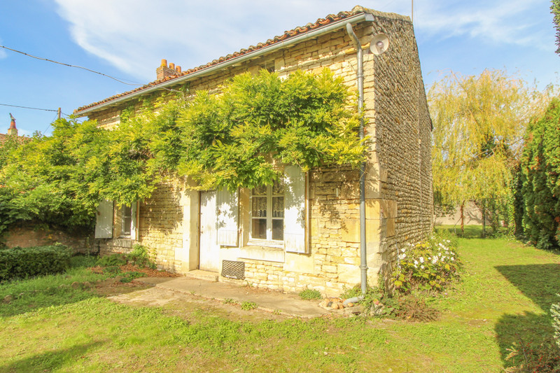 House in Angliers Vienne Nice opportunity to acquire a stone
