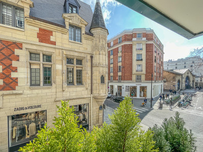 LE MARAIS : Stylish One-Bed Flat with Picturesque Views in Le Marais | Lift | Modern building | Move in ready