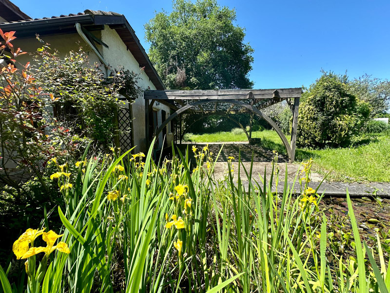 Maison à vendre à Castelnau-Rivière-Basse, Hautes-Pyrénées - 214.000 € - photo 1