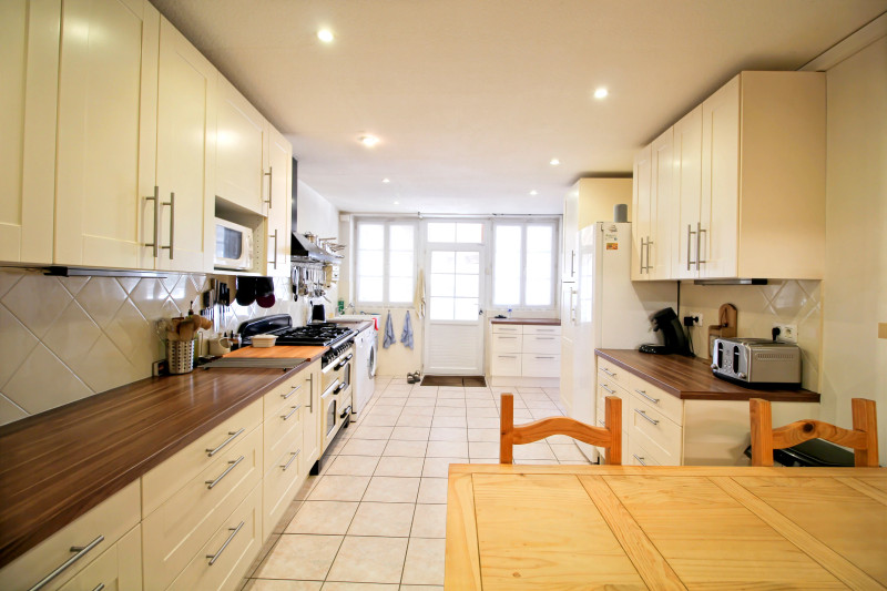 French property for sale in Villiers-Couture, Charente-Maritime - €249,000 - photo 3