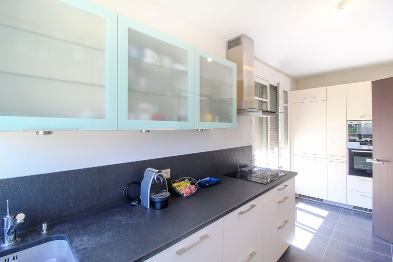 Apartment in Garches HautsdeSeine SW facing 106m2 2 bed