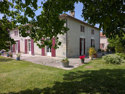 French property for sale in Condéon, Charente - €485,000 - photo 1