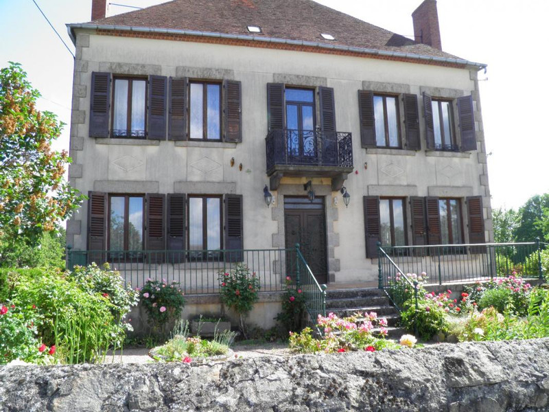 Maison à vendre à Lapeyrouse, Puy-de-Dôme - 238 000 € - photo 1