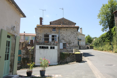 French property for sale in Vouvant, Vendée - €98,890 - photo 3