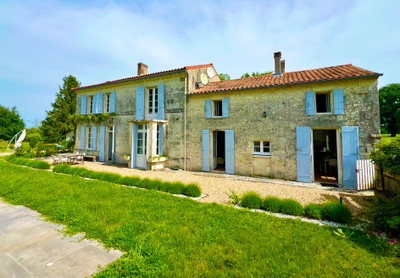 French property for sale in Chenac-Saint-Seurin-d'Uzet, Charente-Maritime - €468,500 - photo 11