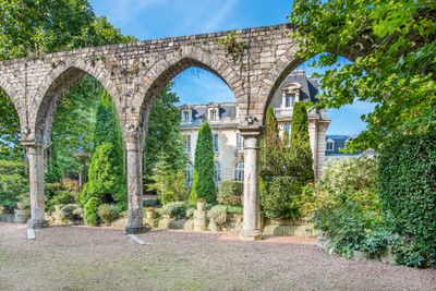 Chateau à vendre à Béthune, Pas-de-Calais, Nord-Pas-de-Calais, avec Leggett Immobilier