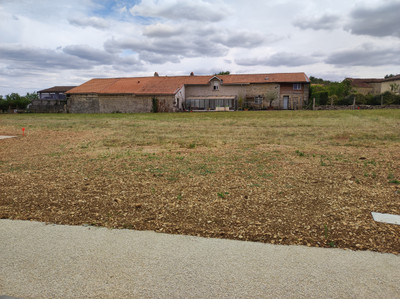 French property for sale in Fontclaireau, Charente - €31,230 - photo 3