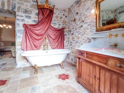 South Ardèche: superb, spacious stone house with lots of character. Gardens, swimming pool and adjacent stream