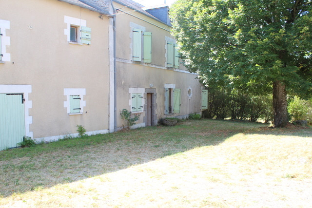 French property for sale in Pionnat, Creuse - &#8364;130,800 - photo 2