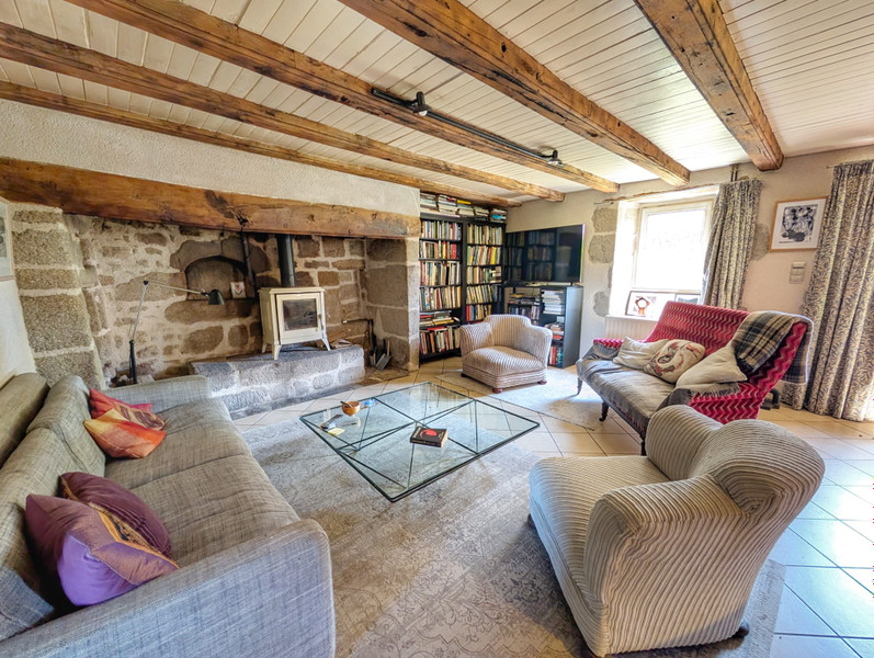 French property for sale in Saint-Alpinien, Creuse - €230,050 - photo 2