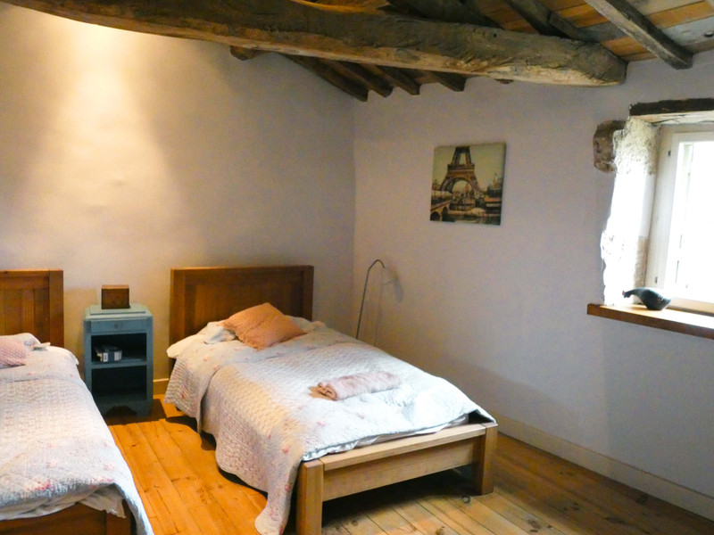 French property for sale in Bazoges-en-Pareds, Vendee - €203,040 - photo 5