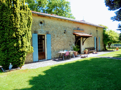 Maison à vendre à Bellon, Charente, Poitou-Charentes, avec Leggett Immobilier