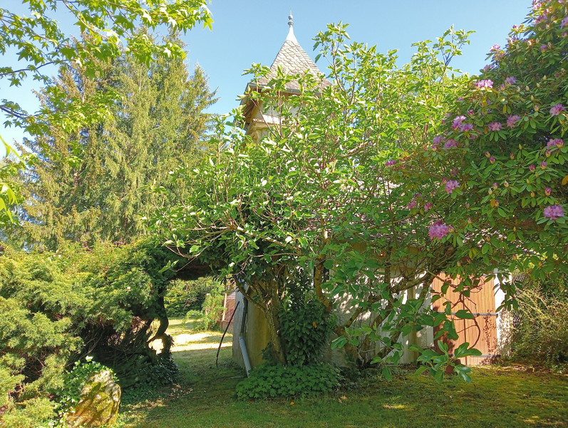 French property for sale in Marcillac-la-Croisille, Corrèze - €420,000 - photo 1