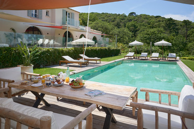 Rare opportunité d'acquérir une propriété très spéciale au cœur du Golfe de Saint Tropez.