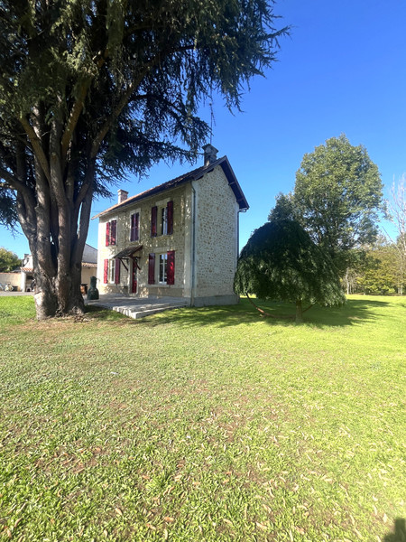 French property for sale in Mainxe-Gondeville, Charente - €298,600 - photo 1