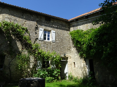 French property for sale in Aigondigné, Deux-Sèvres - €299,500 - photo 13
