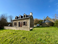 Maison à vendre à Plonévez-du-Faou, Finistère - 159.900 € - photo 1