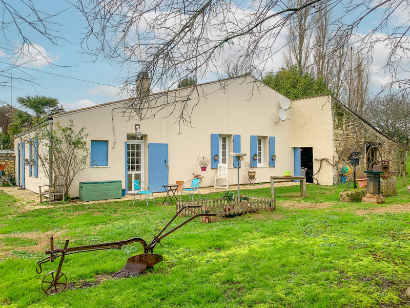 Maison à vendre à Lorignac, Charente-Maritime - 204 120 € - photo 1