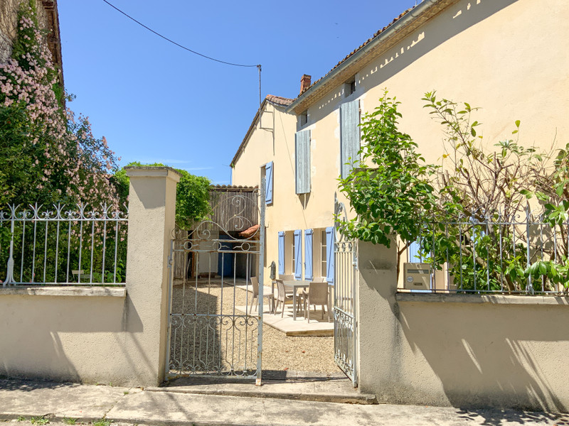 House for sale in Sos LotetGaronne Exceptional threebedroom