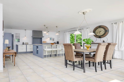 French property for sale in Mougins, Alpes-Maritimes - €2,495,000 - photo 4
