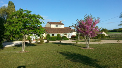 Maison à vendre à Ribagnac, Dordogne, Aquitaine, avec Leggett Immobilier