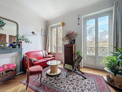 Appartement à vendre à Paris 10e Arrondissement, Paris, Île-de-France, avec Leggett Immobilier