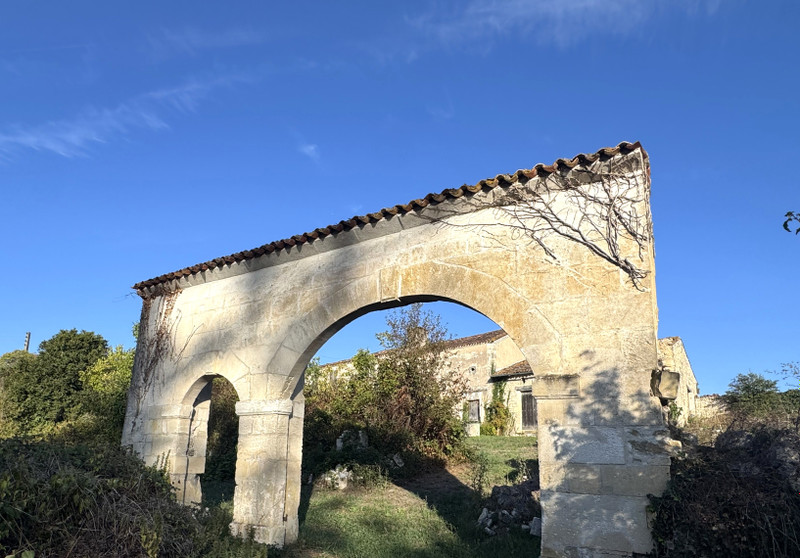 Propriété à vendre à Lignières-Sonneville, Charente - 224 700 €