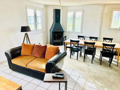 French property for sale in Neuilly-le-Vendin, Mayenne - €103,300 - photo 2