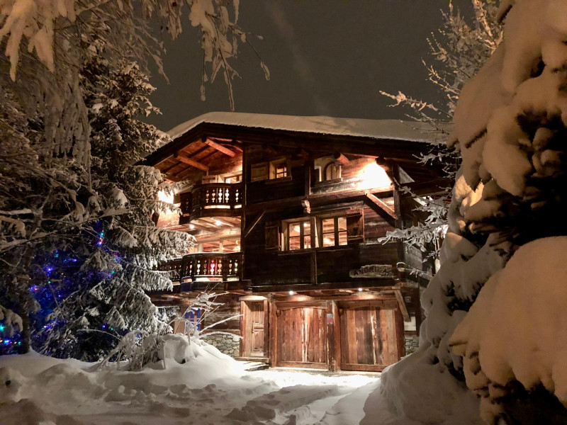 Ski property for sale in Megeve - €4,600,000 - photo 0