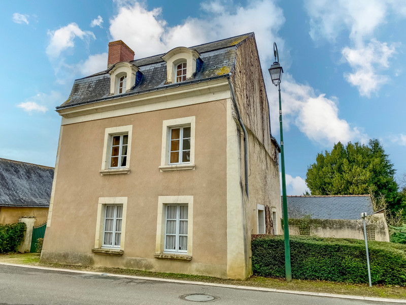 Maison à vendre à Jarzé Villages, Maine-et-Loire - 457 000 € - photo 1