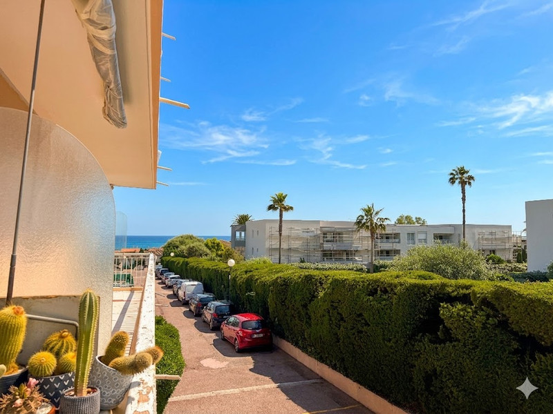 French property for sale in Antibes, Alpes-Maritimes - €429,000 - photo 3
