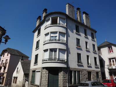 Immeuble à vendre à Condat, Cantal, Auvergne, avec Leggett Immobilier