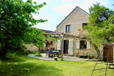 Maison à vendre à Neuville-sur-Oise, Val-d'Oise, Île-de-France, avec Leggett Immobilier