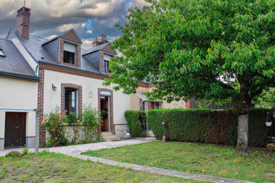 Maison à vendre à Cloyes-sur-le-Loir, Eure-et-Loir, Centre, avec Leggett Immobilier