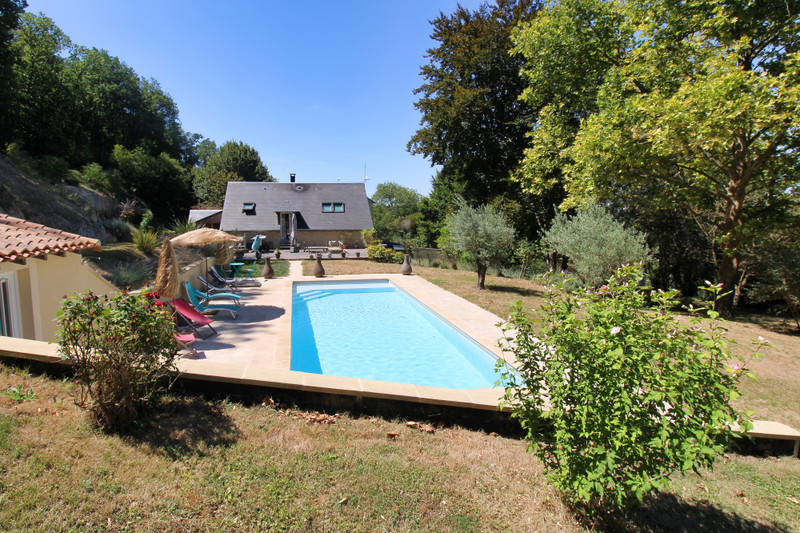 House for sale in Colombiers Vienne Private domain comprising 2