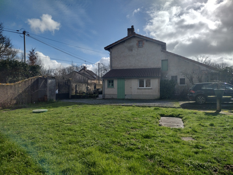 French property for sale in Azat-le-Ris, Haute-Vienne - €162,000 - photo 2