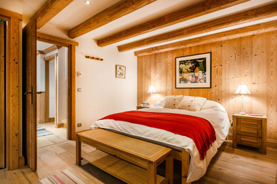 Exclusive 4-bedroom ski chalet with fantastic views in the heart of Saint Martin de Belleville – Three Valleys