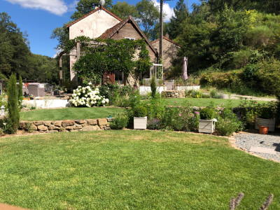 French property for sale in Aubusson, Creuse - €499,900 - photo 2