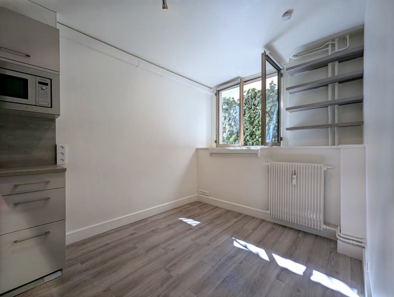 French property for sale in Paris 7e Arrondissement, Paris - €235,000 - photo 8
