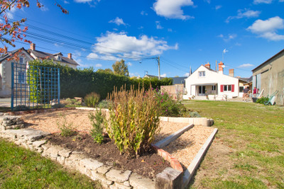 French property for sale in Clefs, Maine-et-Loire - €199,500 - photo 7