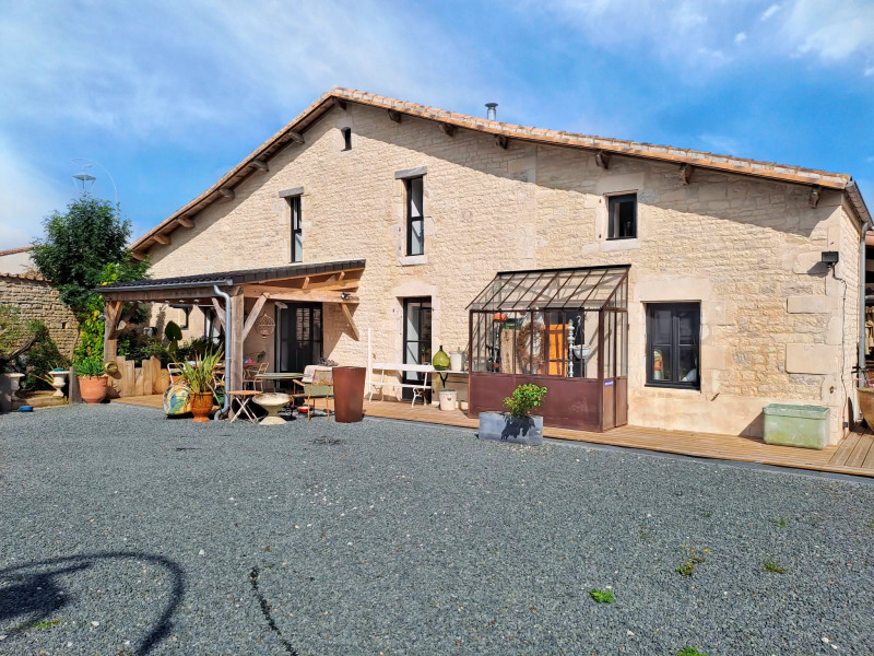 Propriété à vendre à Villiers-Couture, Charente-Maritime - photoAltPrice