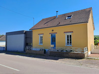 Maison à vendre à Luzy, Nièvre - 269.000 € - photo 2