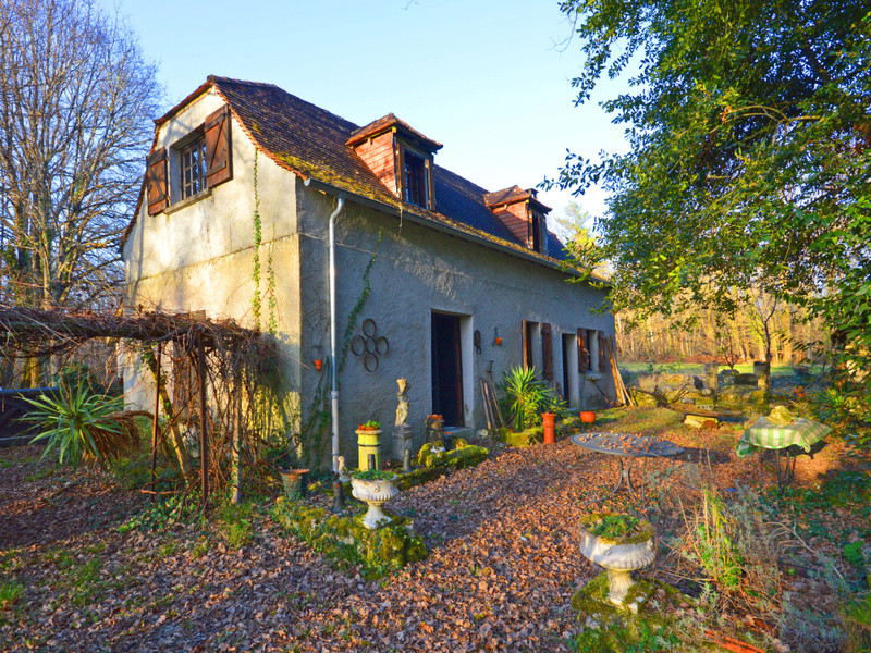 French property for sale in Bars, Dordogne - €88,900 - photo 1