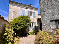 Propriété à vendre à Chassors, Charente - 141 700 € - photo n°1