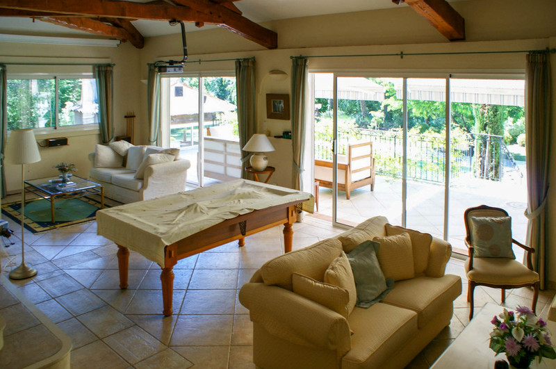 French property for sale in Montauroux, Var - &#8364;720,000 - photo 2
