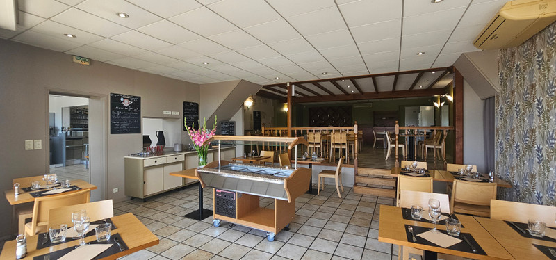 French property for sale in Rives-d'Autise, Vendée - €339,200 - photo 4